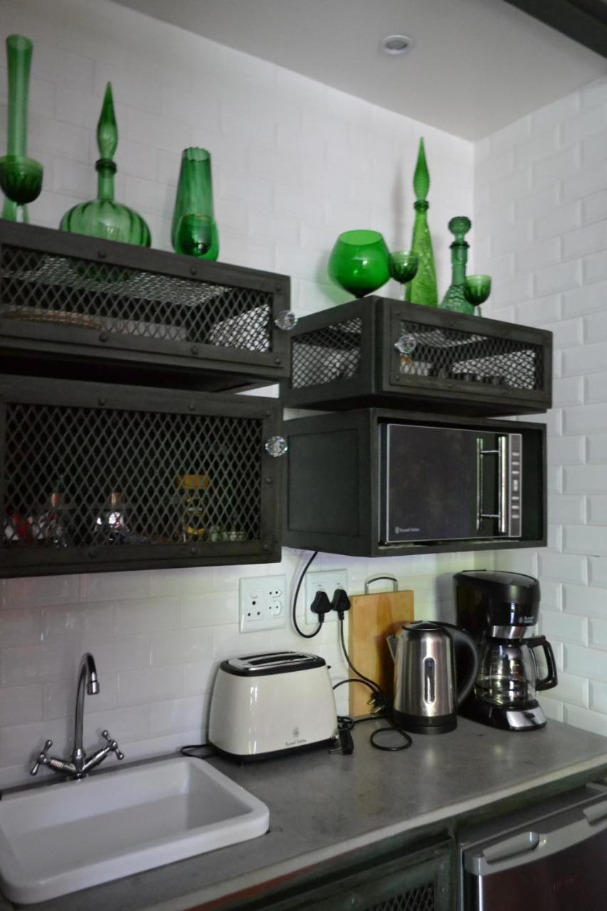 Festina Lente Guesthouse Йоханесбург Екстериор снимка